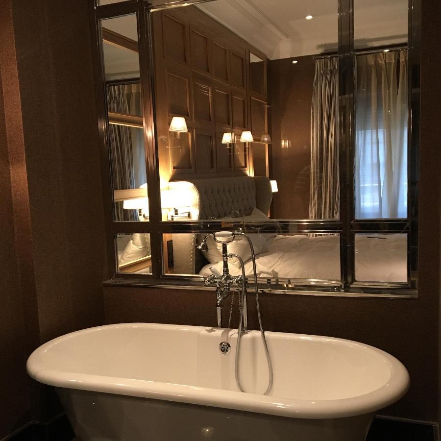 Hotel Rector ซาลามังกา ภายนอก รูปภาพ Bathroom at the Hotel