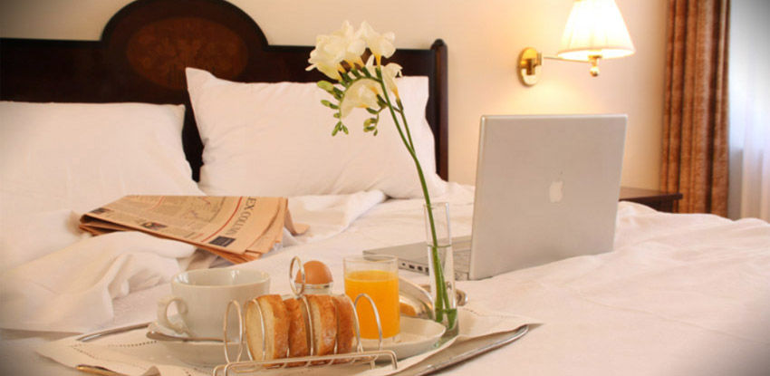 Hotel Rector ซาลามังกา ภายนอก รูปภาพ A room at the hotel