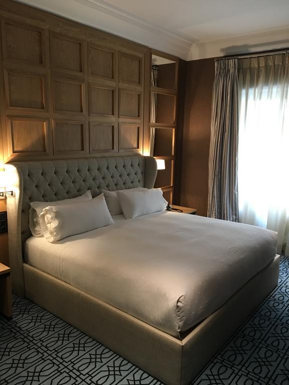 Hotel Rector ซาลามังกา ภายนอก รูปภาพ A bedroom at the hotel