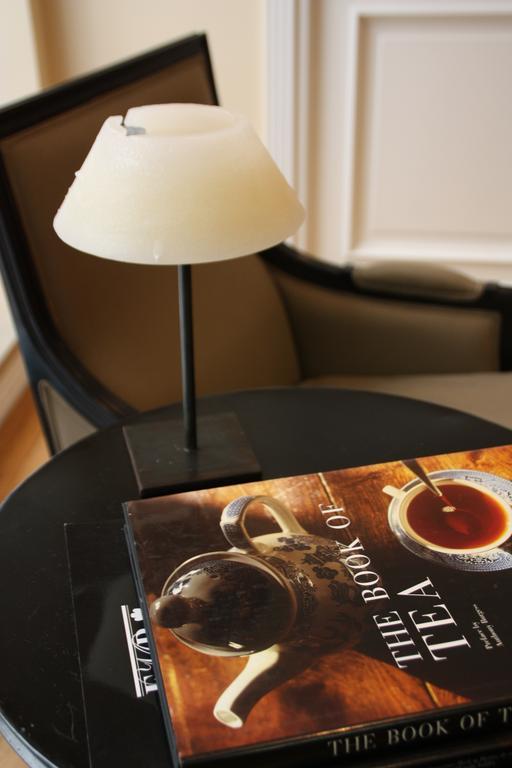 Hotel Rector ซาลามังกา ภายนอก รูปภาพ A coffee table book